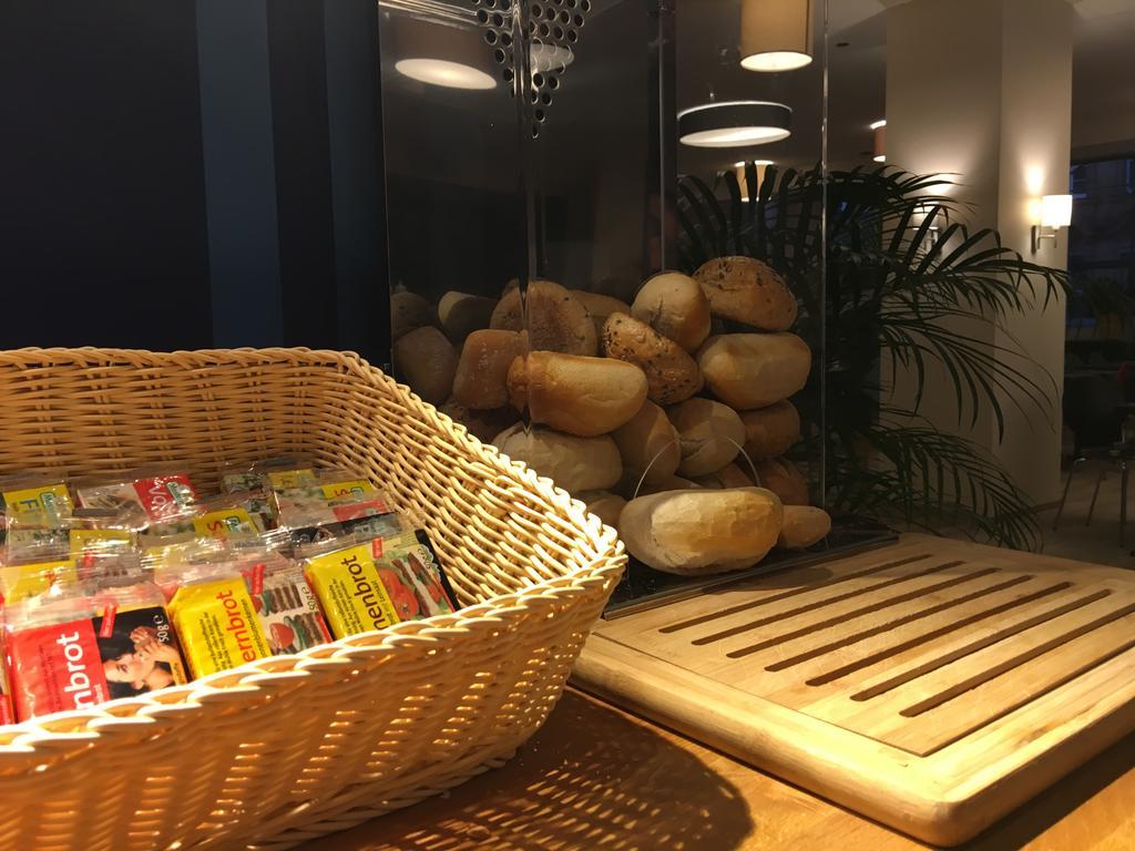 ホテル コンチネンタル ニュルンベルク エクステリア 写真